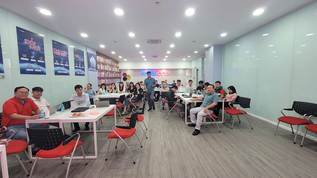Buổi đào tạo AI của TS Huỳnh Tiên Hiếu (ảnh 7)